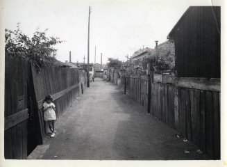 Ruelle traversant des îlots de la zone à Ivry