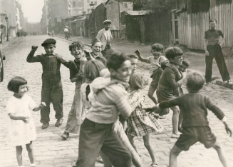 La zone. Groupe d’enfants