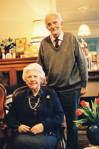 Michel Lopoukhine et sa femme, portrait de famille, argentique.