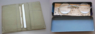 Portefeuille en tissu d’uniforme confectionné dans le camp de prisonniers par Serge et ses lunettes réalisées par un opticien allemand. 