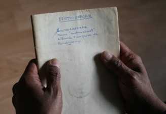 soundirassane_dictionnaire_fait_a_pondichery_cours_avant_sa_venue_en_france_20070309_0268.jpg