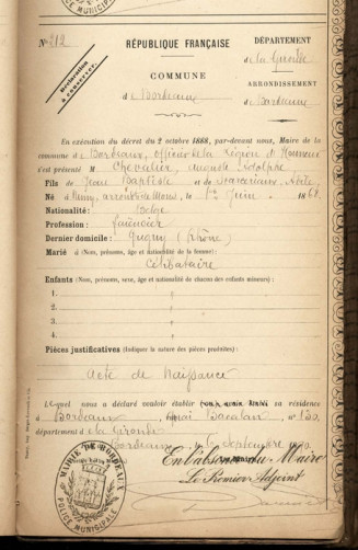 Extrait du registre d’immatriculation des étrangers de la commune de Bordeaux. Enregistrement le 6 septembre 1890 de Mr Auguste Chevalier, faïencier belge © cliché A.M. Bordeaux-photographe Bernard Rakotomanga-3620 I 5 512